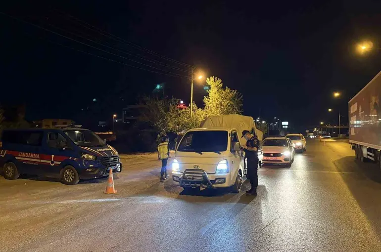 Aydın’da ’Çember’ operasyonu: "41 aranan şahıs yakalandı"

