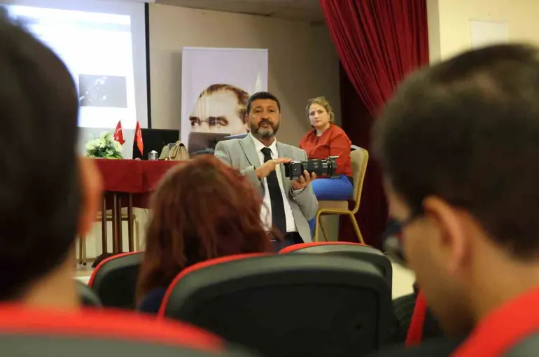 Aydın’da gençlere gazetecilik ve dijital içerik üretimi eğitimi
