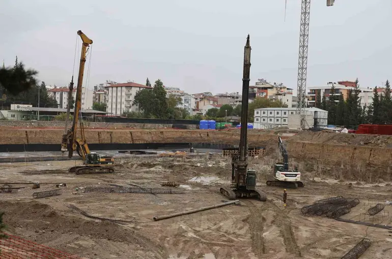 Aydın’da yeni adalet sarayı inşaatında kazıklar çakıldı
