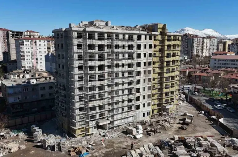 Aydınlıkevler’de kentsel dönüşüm hızla yükseliyor
