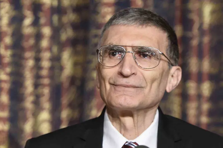 Azerbaycan’dan Türk bilim insanı Aziz Sancar’a "Şöhret Nişanı"
