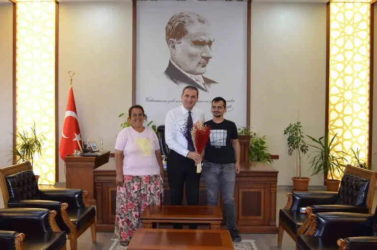 Azmiyle engelleri aştı, üniversiteyi kazandı
