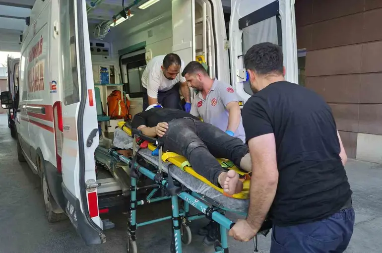 Bahçe aydınlatmasını onarırken elektrik çarptı: 1 yaralı
