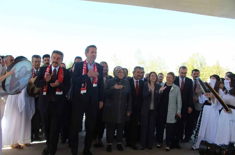 Bakan Bayraktar: "Terörsüz Türkiye, kadınla mümkün"
