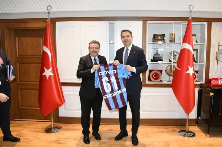 Bakan Bayraktar Trabzon’da
