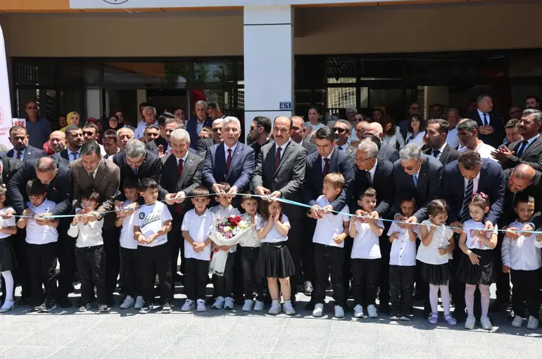 Bakan Bolat Konya'da kütüphane açılışına katıldı