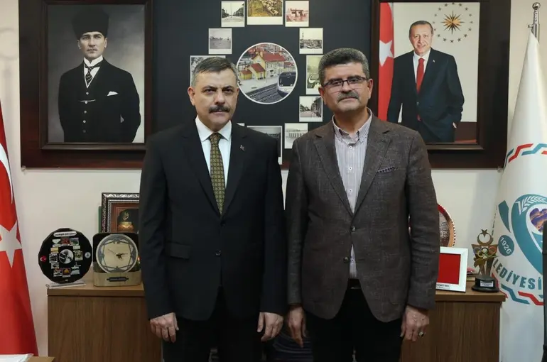 Bakan Çiftci’den TV 42 mikrofonuna özel açıklama