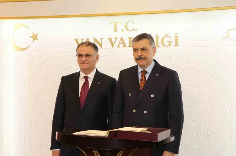 Bakan Çiftçi Van’da