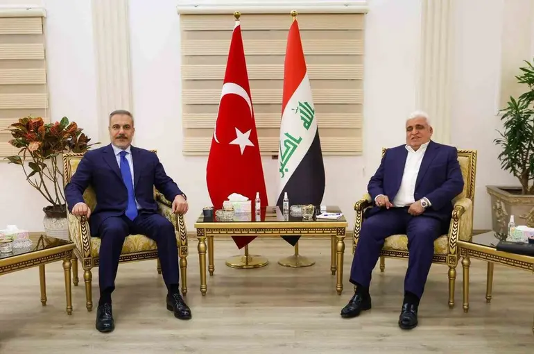 Bakan Fidan, Haşdi Şabi Komisyonu Başkanı Feyyad ile görüştü
