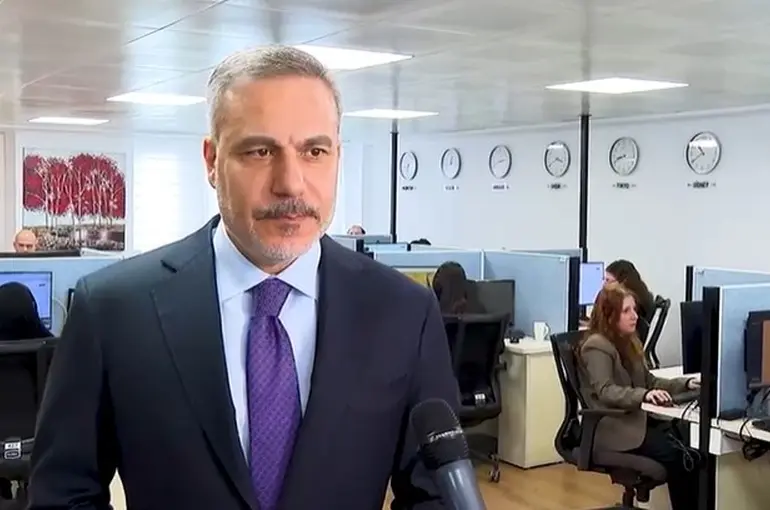 Bakan Fidan: "Konsolosluk Çağrı Merkezinde dünyanın dört bir tarafında bulunan vatandaşlarımızın sorularına cevap verilmekte"
