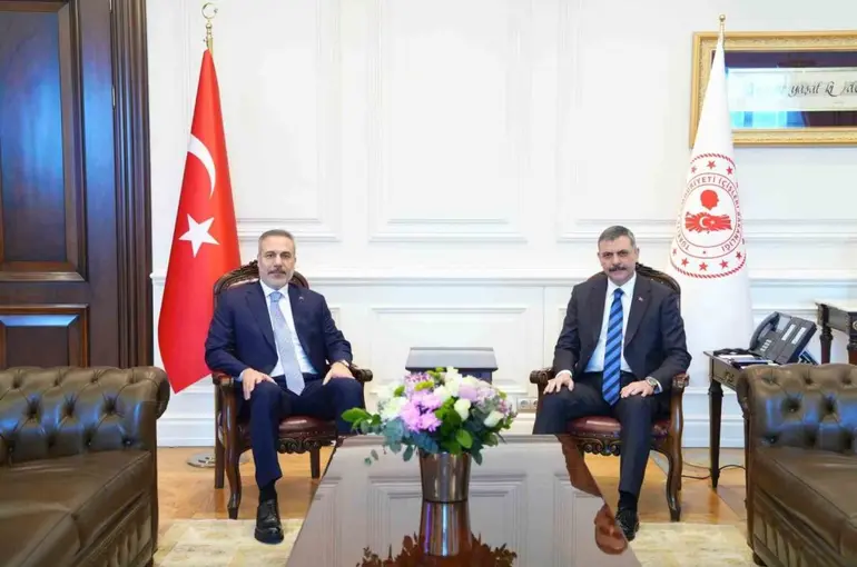 Bakan Fidan’dan Bakan Çiftçi’ye "hayırlı olsun" ziyareti
