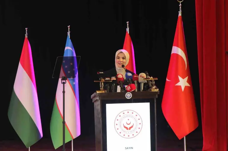 Bakan Göktaş: "Türkiye’nin geleceği güçlü aile yapısından geçiyor"
