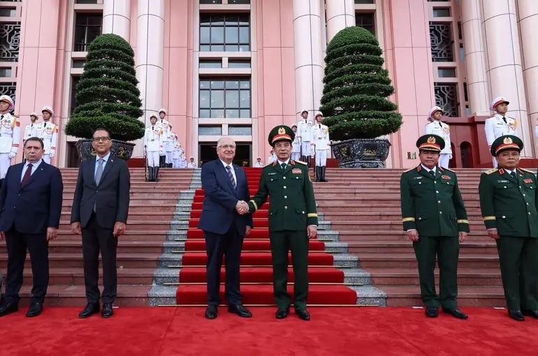 Bakan Güler, Vietnamlı mevkidaşı Phan ile görüştü
