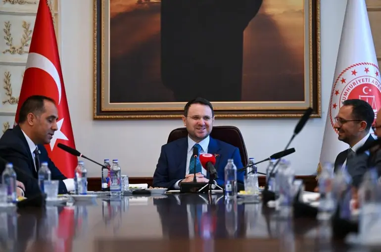 Bakan Gürlek: "Muhtar, devletin en temel direği"
