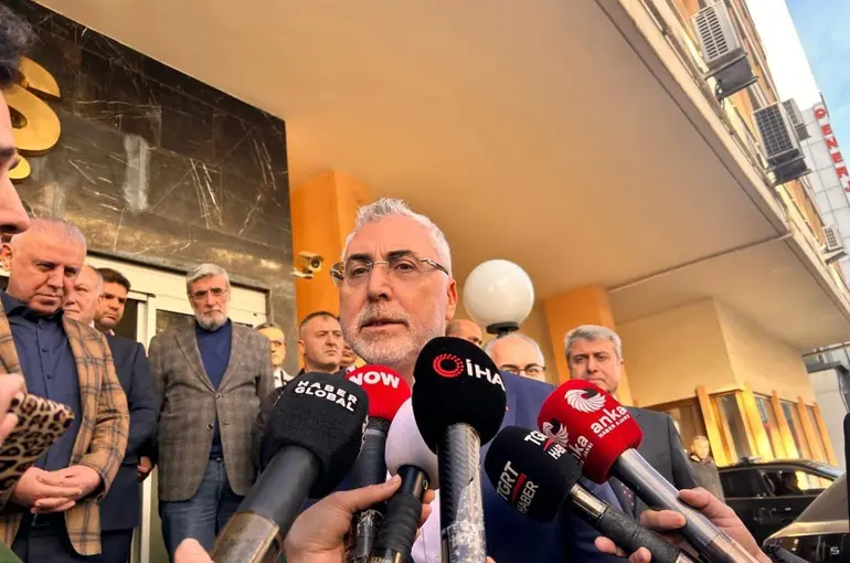 Bakan Işıkhan görüşmelerini sürdürüyor