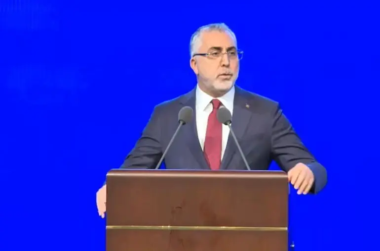 Bakan Işıkhan: "GÜÇ Programı, çalışma ve üretme alışkanlığını gençlerimize kazandıracak bir program olacaktır"
