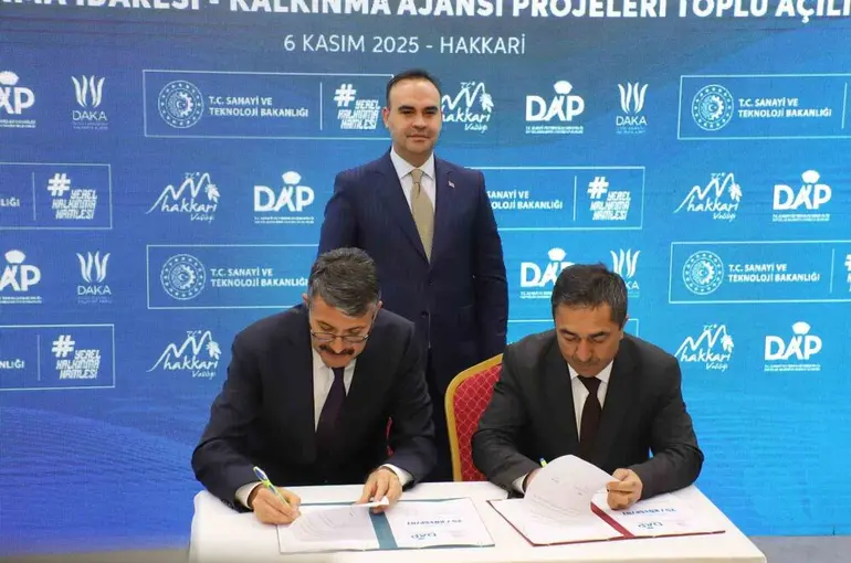 Bakan Kacır’dan Hakkari Üniversitesine ’Milli Teknoloji Atölyesi’ müjdesi
