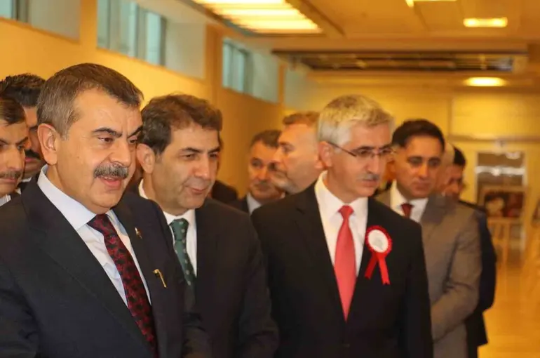 Bakan Tekin: "Her çocuk ve her insan bizim gözümüzde eşittir"
