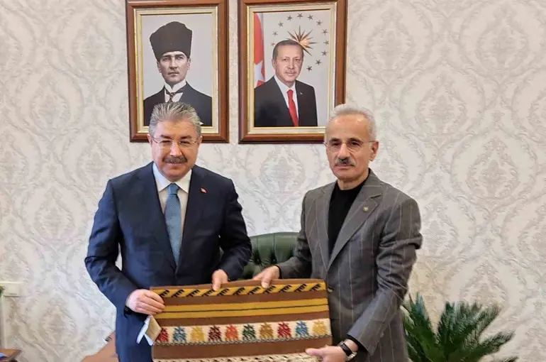 Bakan Uraloğlu, Eskişehir Valiliği’ni ziyaret etti
