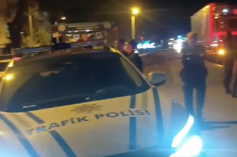 Balıkesir’de tırın altında kalan 16 yaşındaki motosikletli hayatını kaybetti
