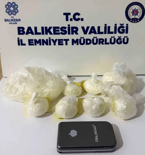 Bandırma’da kaçmaya çalışan şüpheliden 153 gram metamfetamin çıktı
