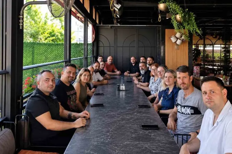 Bandırma’da klinisyen veteriner hekimler mesleki istişare toplantısında buluştu
