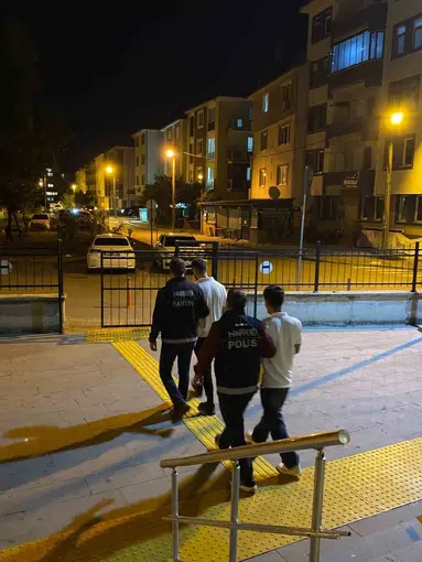 Bartın’da uyuşturucu operasyonu: 8 gözaltı
