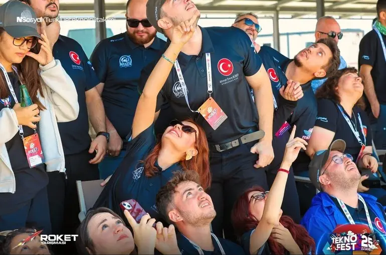 BARÜ öğrencileri roketleri "Gökçe"yi gökyüzüyle buluşturdu
