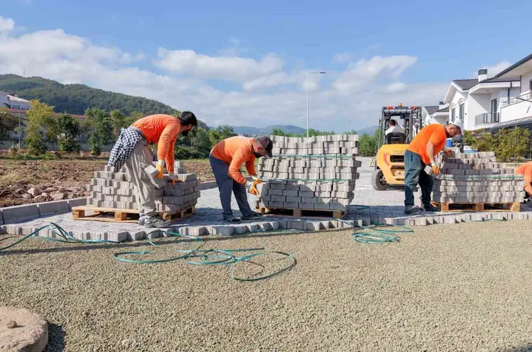 Başiskele’de üstyapı mesaisi

