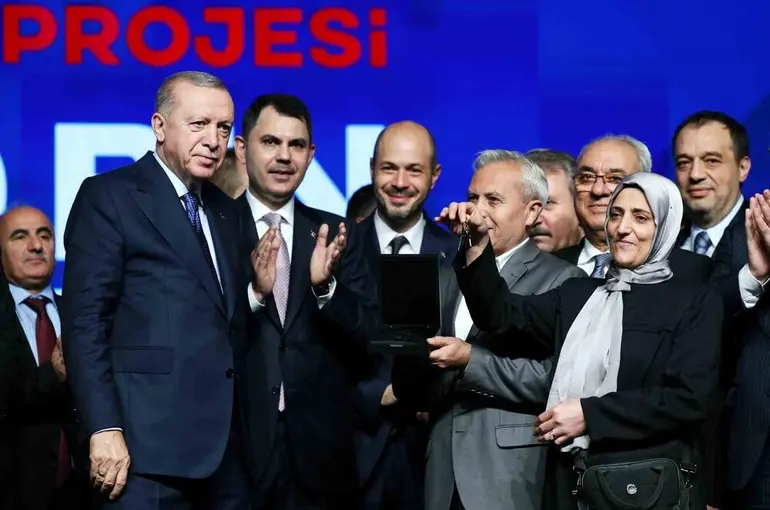 Başkan Albayrak, ’Ev Sahibi Türkiye Yüzyılın Konut Projesi’ programına katıldı
