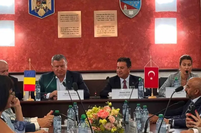Başkan Aras, Romanya’da Kardeş Kent temaslarında bulundu
