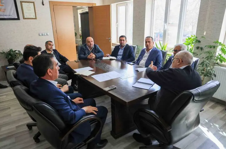 Başkan Arslan muhtarlarla bir araya geldi
