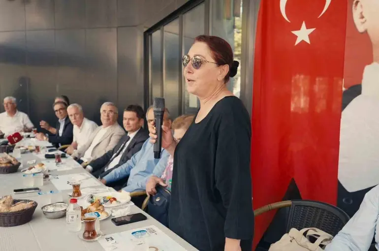 Başkan Aydın, Muradiye’de vatandaşların sesine kulak verdi
