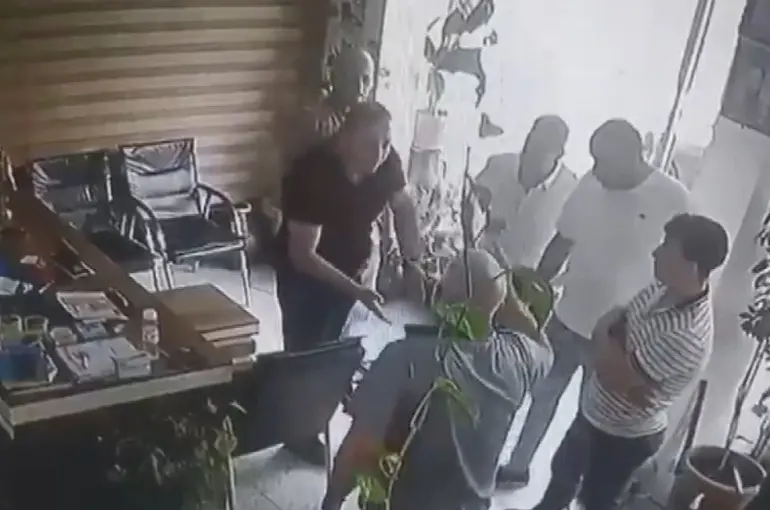 Başkan Bilecen’den muhtarla yaşanan tartışmaya ilişkin açıklama: "Suç duyurusunda bulunacağım"
