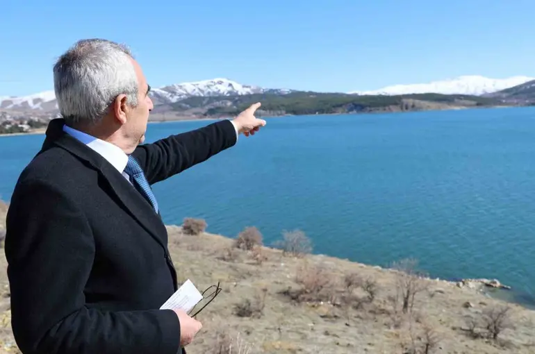 Başkan Bozcan: "Davos’a gitmeye gerek yok Hazar Gölü’ne gidelim"
