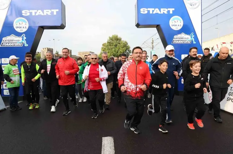 Başkan Büyükılıç’tan Kayseri’nin Uluslararası Yarı Maratonu’na davet
