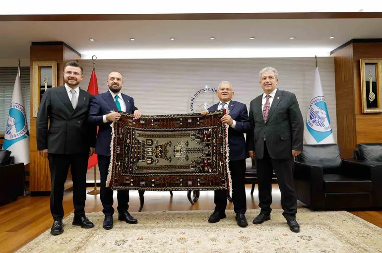 Başkan Büyükkılıç, AK Parti Genel Başkan Yardımcısı Faruk Acar’ı ağırladı
