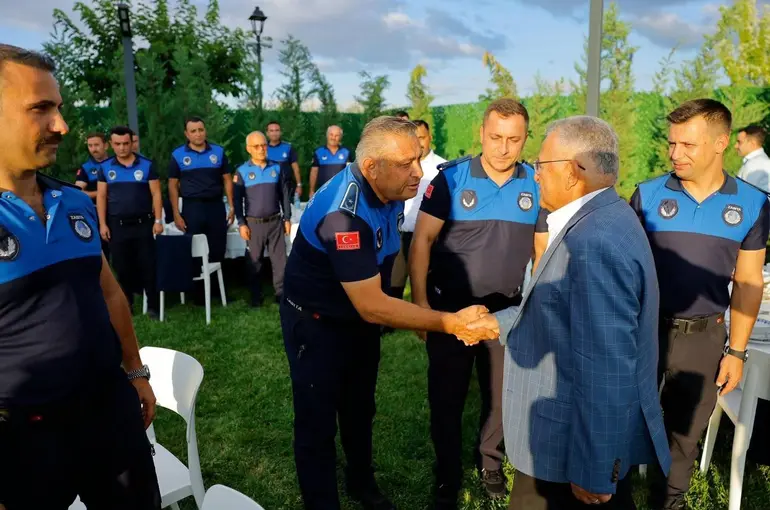Başkan Büyükkılıç, Zabıta Haftası dolayısıyla zabıta personeli ile buluştu
