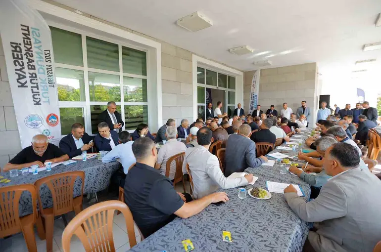 Başkan Büyükkılıç’tan İncesu ve Yeşilhisar’da muhtarlarla "istişare" mesaisi
