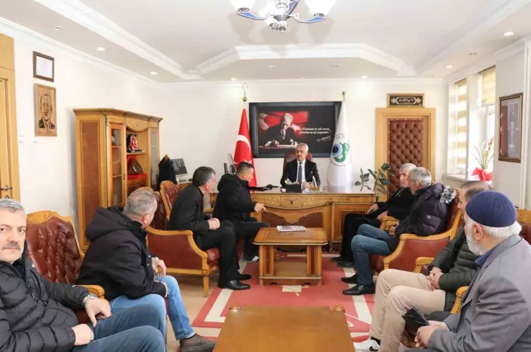 Başkan Çelebi vatandaşların sorunlarını dinledi
