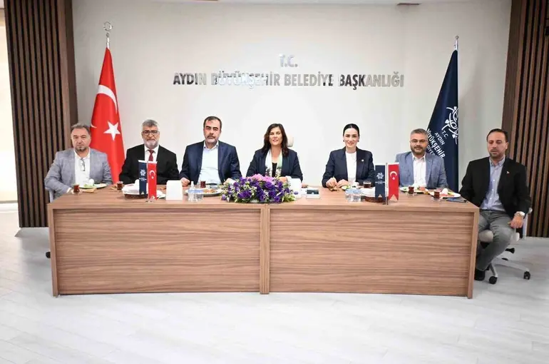 Başkan Çerçioğlu, Koçarlılı muhtarlar ile bir araya geldi
