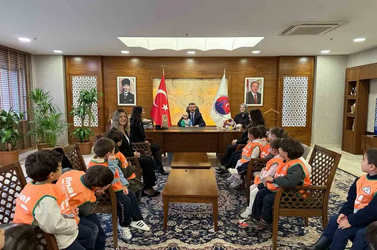 Başkan Çetinkaya öğrencileri ağırladı
