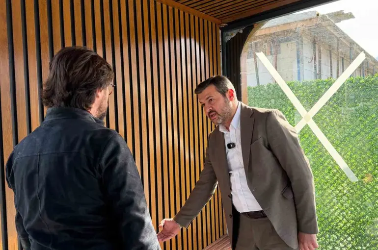 Başkan Çetinkaya yeni nesil otobüs durağında incelemede bulundu
