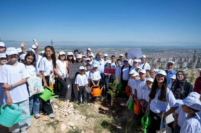 Başkan Er: "Daha yeşil ve yaşanabilir bir Malatya için çalışıyoruz"
