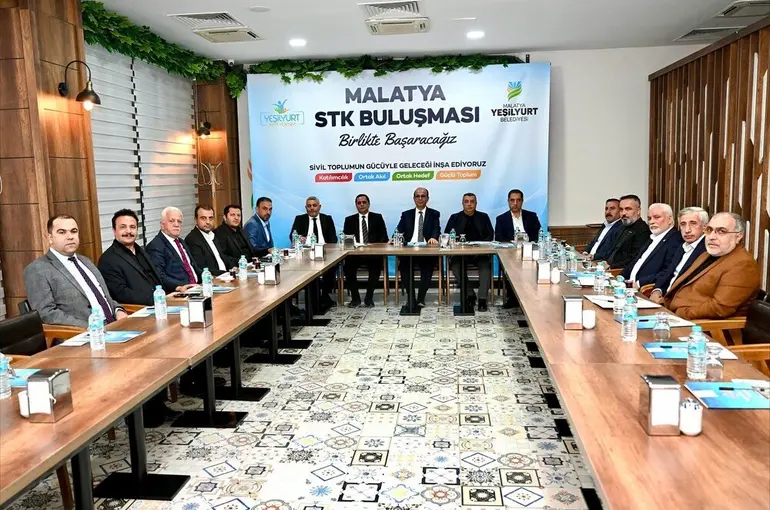 Başkan Geçit’ten iş dünyasıyla ekonomik istişare toplantısı
