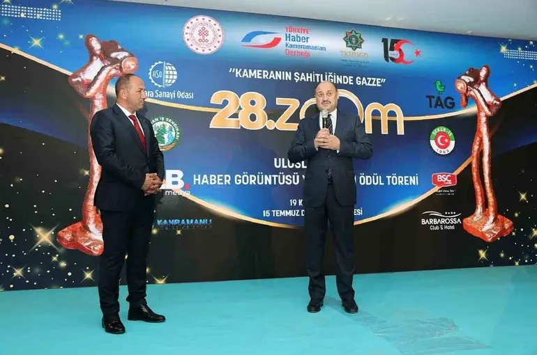 Başkan Gülpınar’a yılın en şeffaf belediye başkanı ödülü
