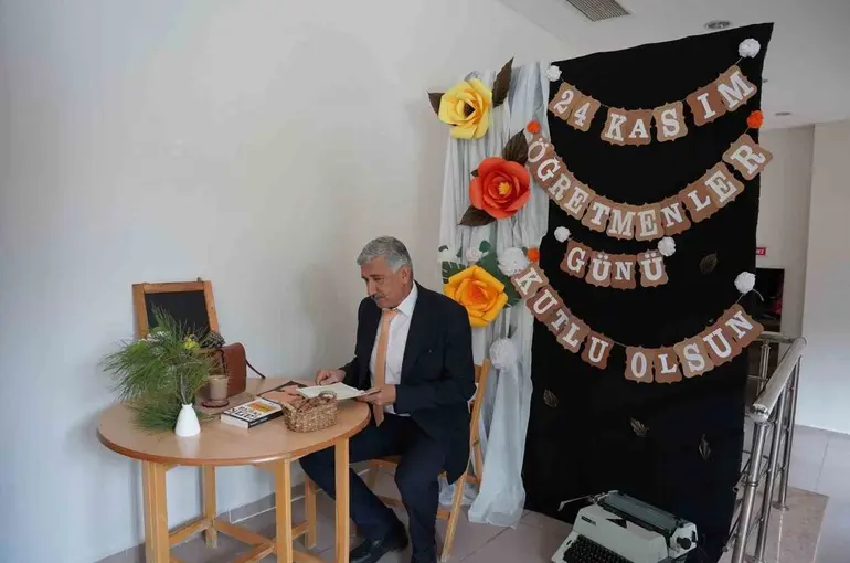 Başkan Hallaç’tan Öğretmenler Günü mesajı
