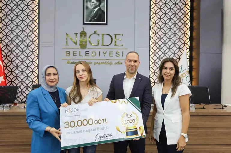 Başkan Özdemir’den YKS şampiyonlarına anlamlı destek

