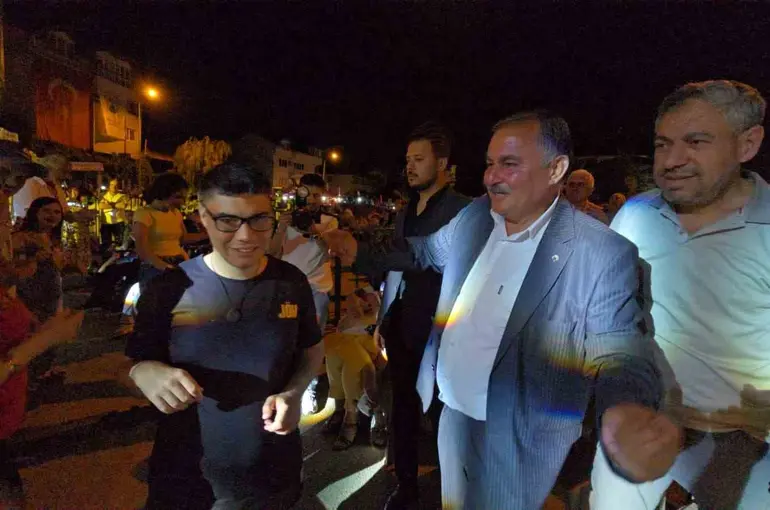 Başkan Pütün özel çocukların kalplerine dokundu
