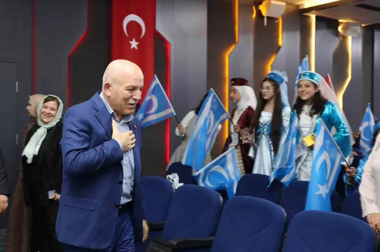 Başkan Sekmen: "Türkmen kardeşlerimizle aramızdaki bağ, sınırları aşan kadim bir kardeşlik hukukudur"
